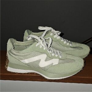 Steve Madden Women’s Green Shoes Sz 10 Like New Condition